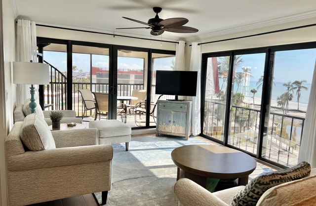 Pointe Santo B-47 Stunning Gulf Views & Private Rooftop Sundeck - Renovated 2025