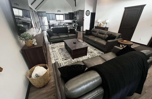 Polar Den Cabin - Pet Friendly!