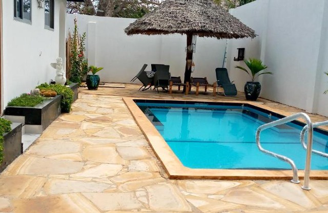 pole inn villa
