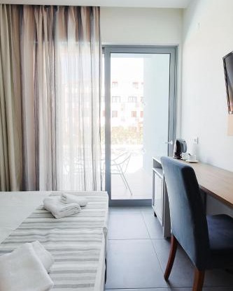 Pollis Hotel