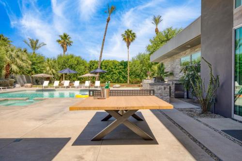 Polo Villa 4 by AvantStay Features Outdoor Kitchen, Pool, & Spa 260-318 5 Bedrooms