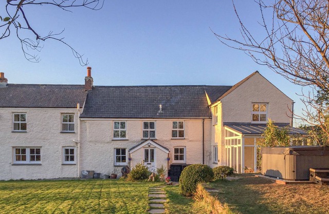 POLSTEIN, pet friendly, character holiday cottage in Threemilestone