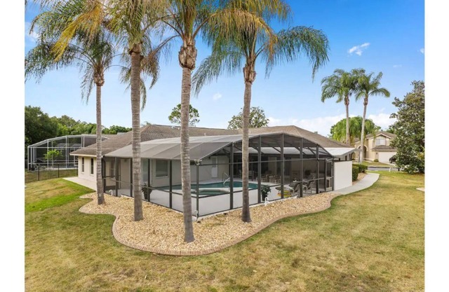 Pond View Home w/heated pool 15min to Disney