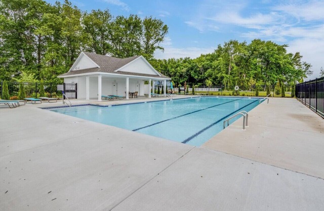 Pool Access ~ | 3BR | Pets OK + Free Beach Shuttle
