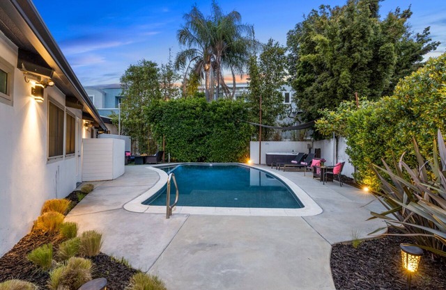 Pool and Spa/A/C/Open July 9- 15/Pool Table/Pet Friendly