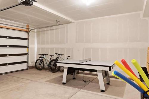 Pool & Hot tub Nearby Air Hockey Pickle Ball