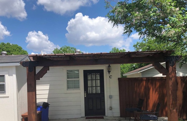 Pool House C