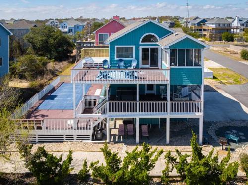 Pool Spa & Game Room Steps from Shore
