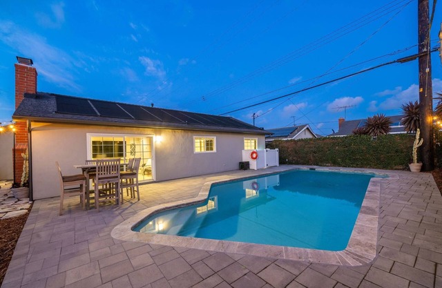 Pool/Surf City House/2 Car Garage/EV Charger