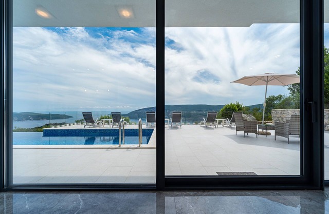Pool Villa Luxoria Trebesin, Herceg Novi, Montenegro