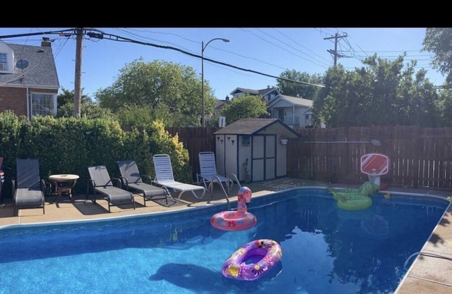 Pool! Zoo, The Hill, Downtown STL, Macklind, SO CLOSE!