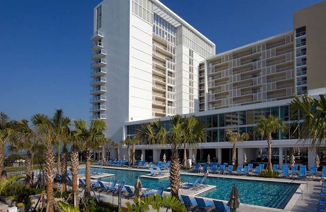 Poolside - 3 Bedroom - Marriott's Crystal Shores - Full Resort Access