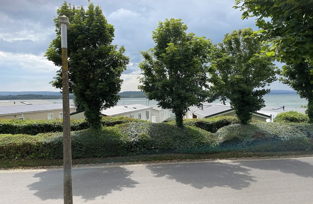 Poppy, dog-friendly caravan with panoramic sea views on Rockley Park Poole wi-fi