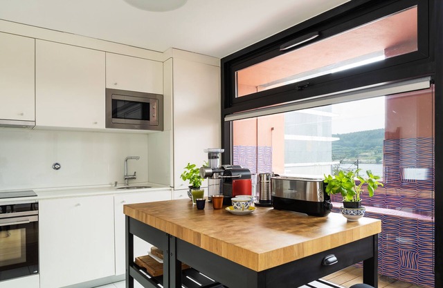 Porto Insight Apartment River View - Pool & Garage