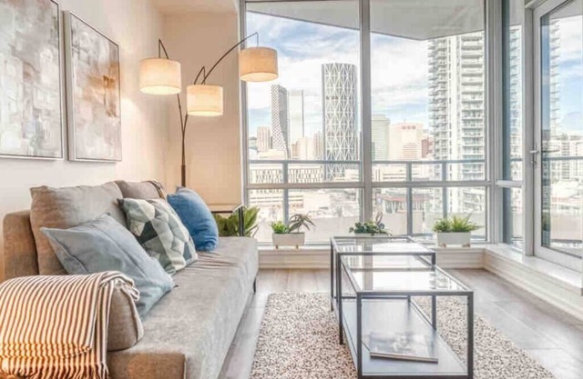 Postcard Views w/Chic Decor, Office, Parking