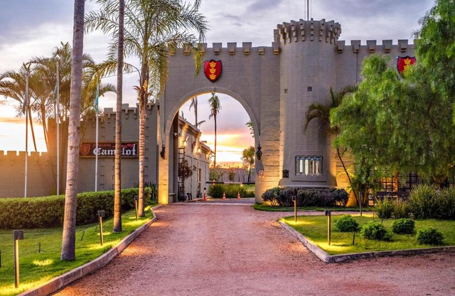 Pousada Camelot Inn