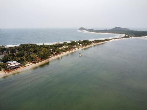 Pousadas Beira Mar na Ilha do Mel Casas e Quartos