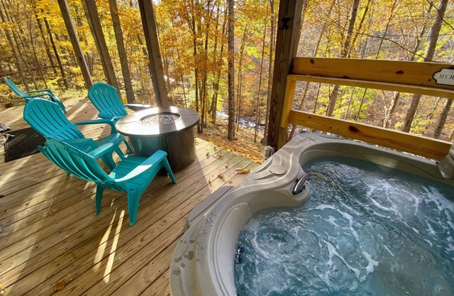Power & Water! WiFi Soon! Hot Tub, Creek Front, Fire Table, Fireplace, Private!