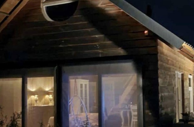 Prachtige Lodge met echte open haard in de woonkamer