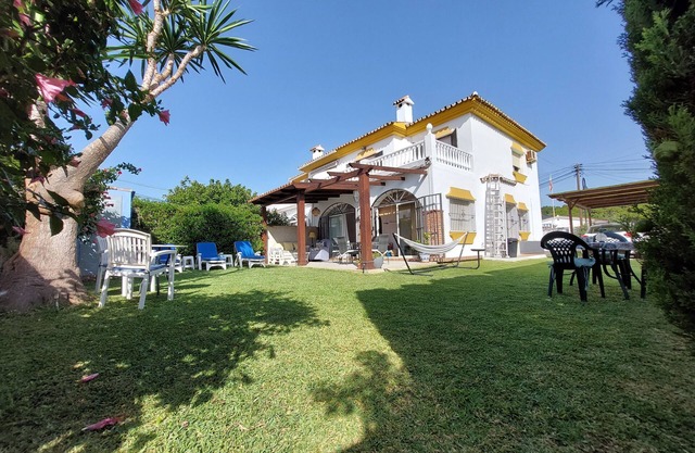 Precioso chalet frente al mar y cerca de campos de golf