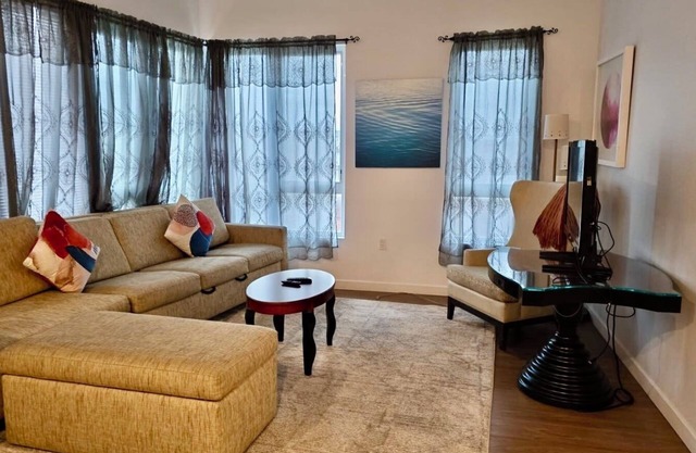 Premier 2-bedroom in beautiful Los Angeles