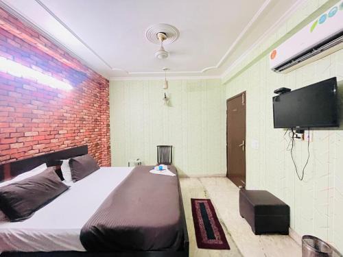 Premium Hotel IN CR Park