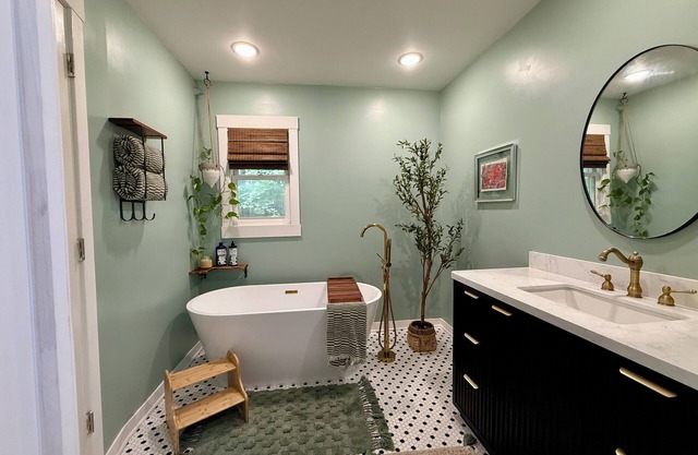 Premium Luxury furnished, 30 day min, avail. Oct 29
