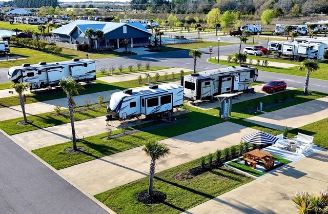 Premium RV Site ⛱️ Resort Amenities 👙Heated Pool🎢 Near OWA & Beaches 🐚🏝️🌊!