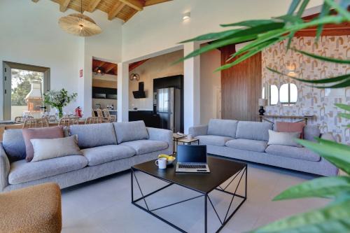 Prestige luxe villa pacific ocean solar energy