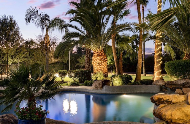 Preston by AvantStay | 6BR Desert Oasis w/ Basketball Court, Pool & Hot Tub