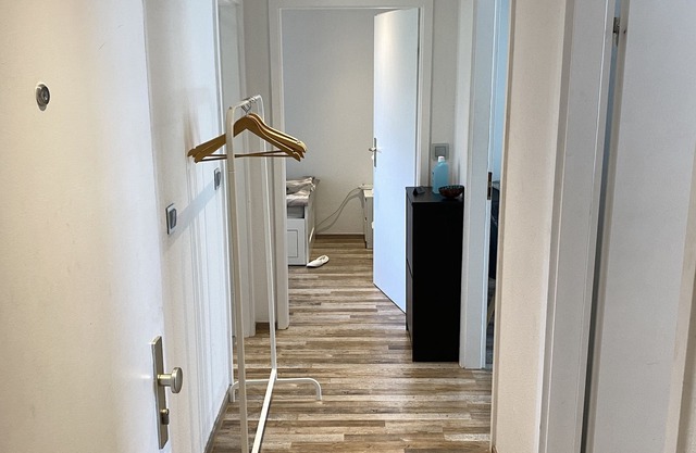 ! Pretty 3 Room Apartment 5 min to fair ground !