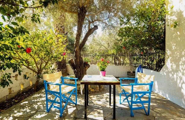 Pretty Holiday Home with Lotus Garden & Terrace near Sea Beach
