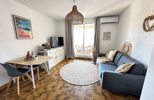 Pretty Studio for 4 people 10 min from the beautiful beaches of Saint Cyr sur Mer