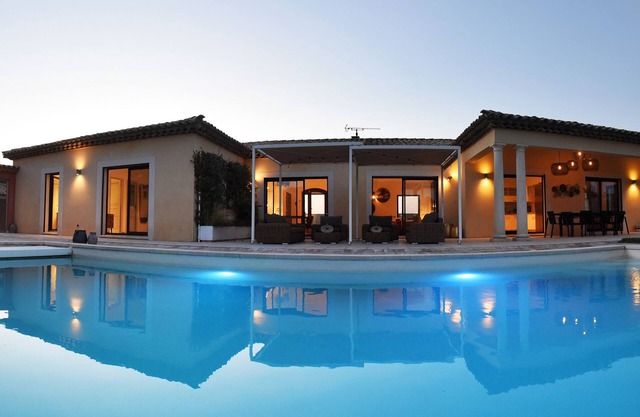 Pretty Villa with swimming pool and total air conditioning- Avignon -Nîmes-Uzes