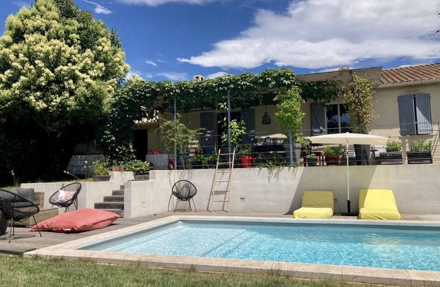 Pretty villa with swimming pool near Aix-en-Provence