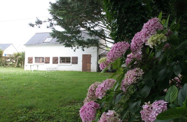 Price reduction/MAISON BORD DE MER, 400 m from the beach, Quiet location, private garden.