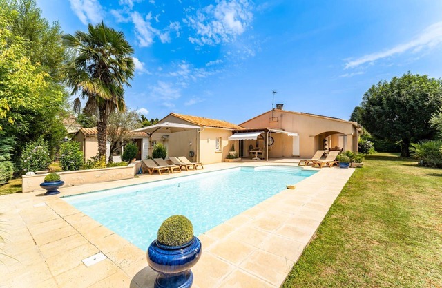 Primrose - Three Bedroom Villa, Sleeps 6