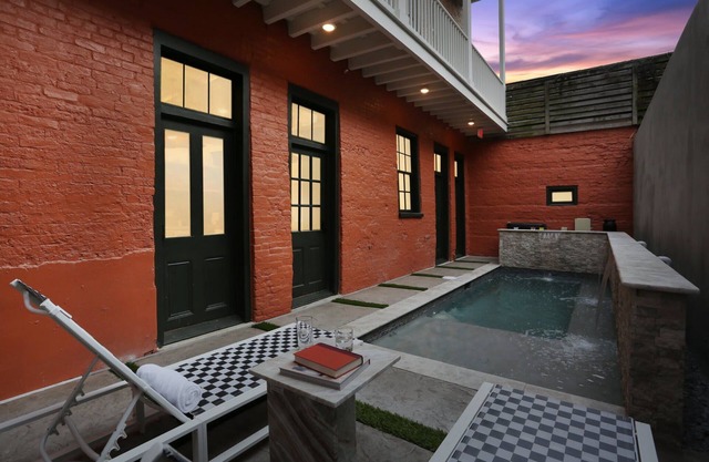 Private 1840's Boutique Hotel - Sleeps 28