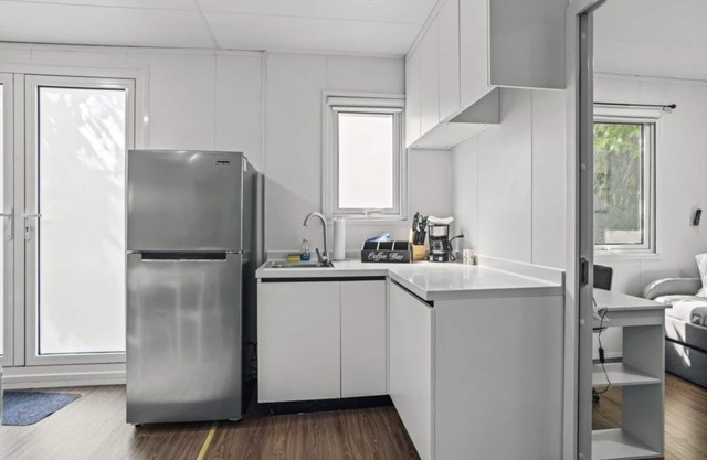Private 2br Tiny Farm Homes Next To Shul, Near Seminole Hard Rock Hotel & Casino! 4 Bedroom Farmhouse by RedAwning