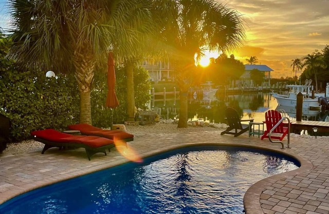 Private 4/3 Pool Heater/Dock/Kayaks/Bikes,etc