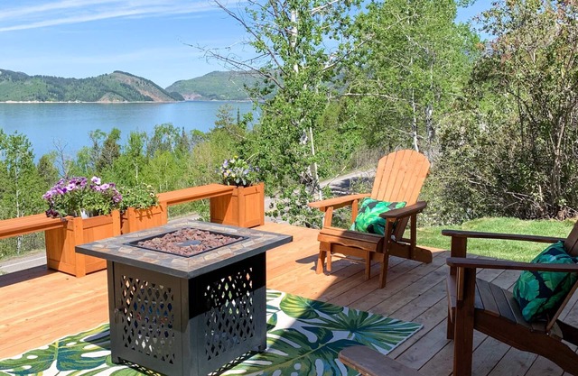 Private 7acre Lake View Home 45 mins to Jackson Hole