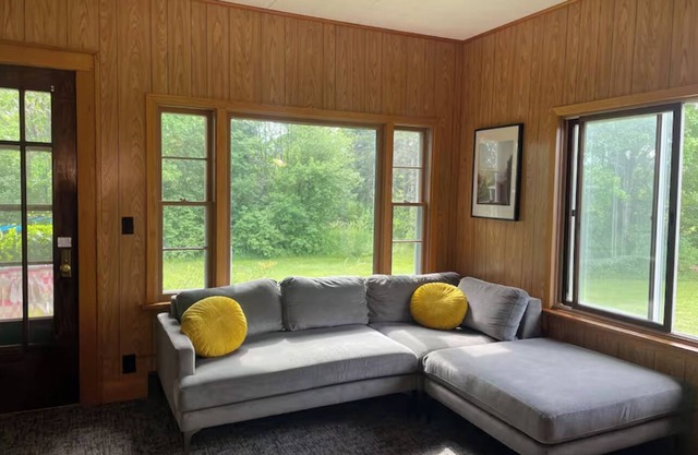 Private and Serene 4-bedroom farmhouse in Ironwood