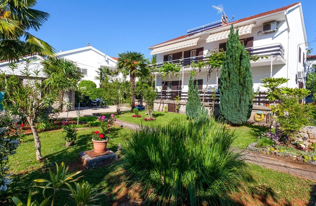 Private apartment for max. 8 people, minutes from the beach and downtown