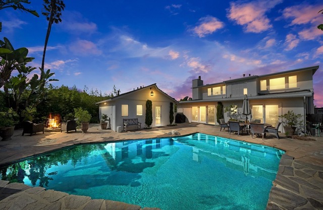 Private Beach Access - Ocean Views- Pool- Shopping -Golf-Boating- Biking-Hiking