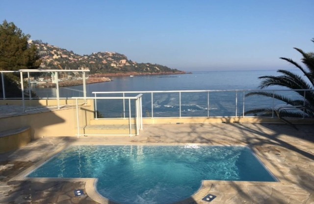 Private beach villa, sea view - Théoule sur mer