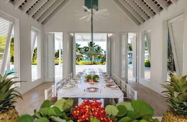 Private Beach Villa walking distance to the Marina