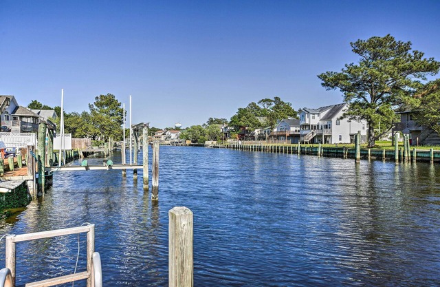 Private Boat Dock: Fall Escape in Outer Banks!