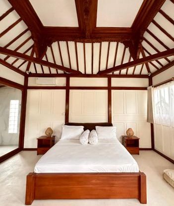 Private Bungalow - 2min walk to Seseh Beach