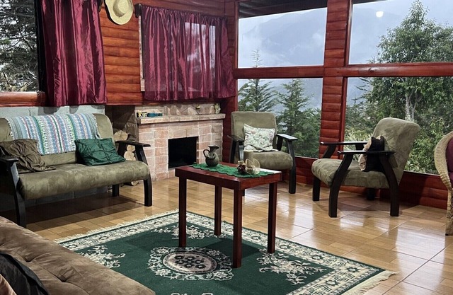 Private cabin in the pristine cloud forest. Quiet and tranquil.
