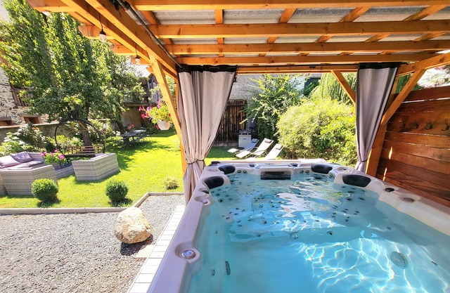 Private Chalet ★ Jacuzzi ★ Billiards ★ Sauna ★ BBQ ★ PingPong ★ Massage